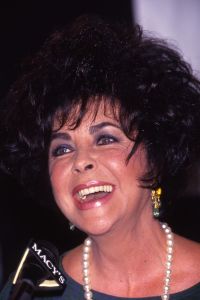 Elizabeth Taylor 1993 NYC.jpg